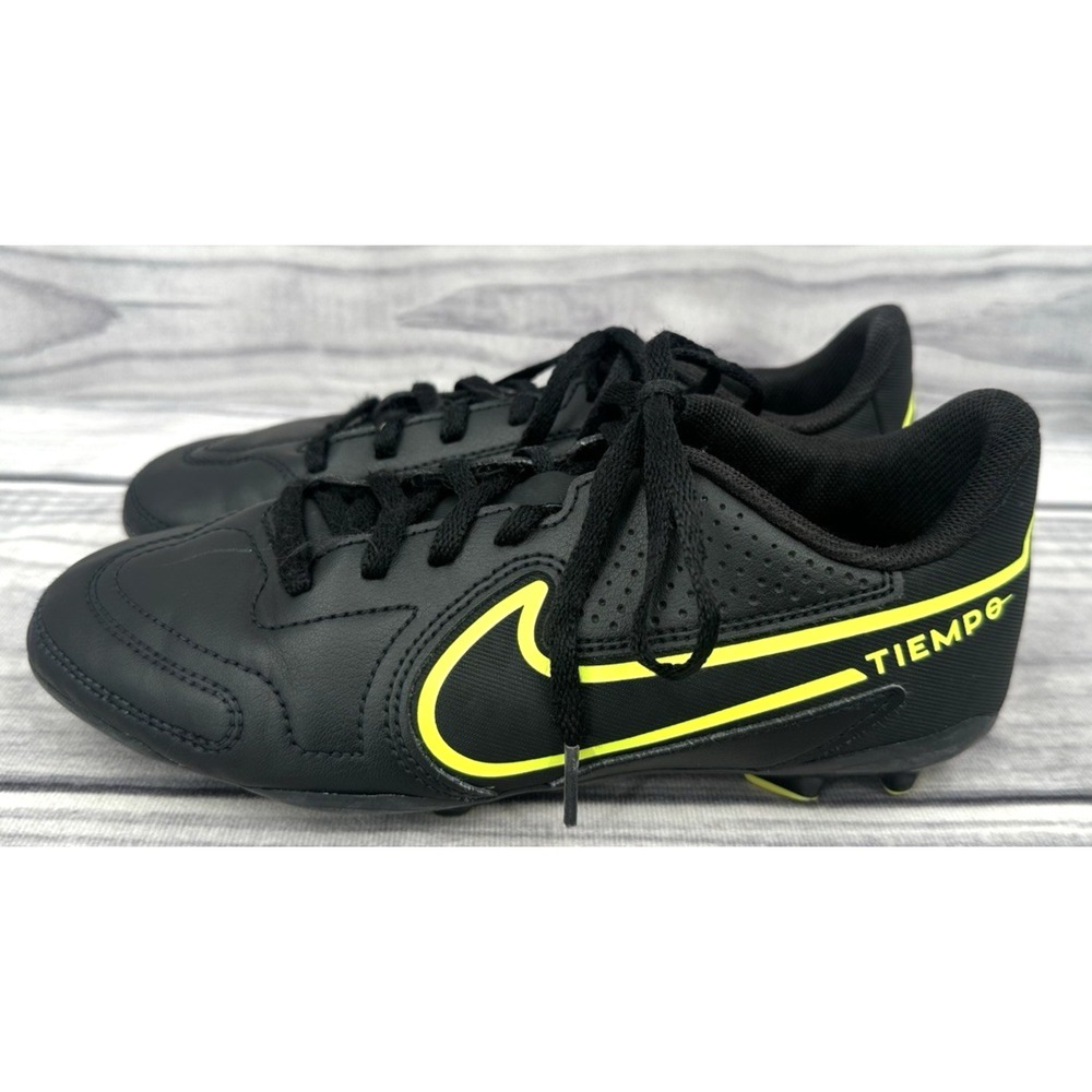 NIKE JUNIOR TIEMPO LEGEND 9 CLUB FG SOCCER CLEATS Youth Size 4 BLACK / VOLT